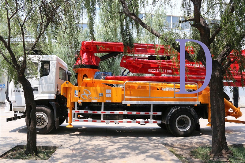 青島混凝土泵車價(jià)格 (39)