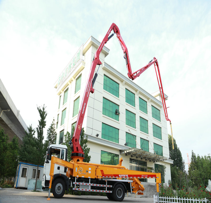 小型混凝土泵車，天泵，小型泵車，泵車