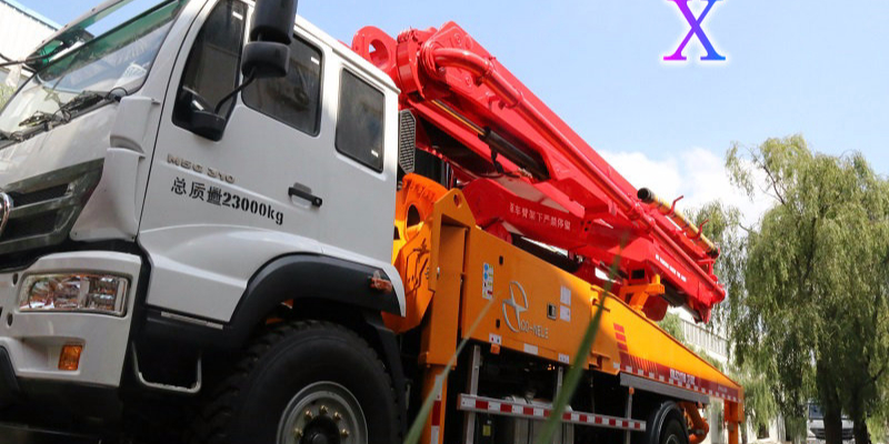 科尼樂(lè)小型混凝土泵車施工過(guò)程中應(yīng)該規(guī)避哪些操作？