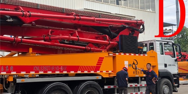 怎樣購買一臺小型混凝土泵車，什么價格劃算？