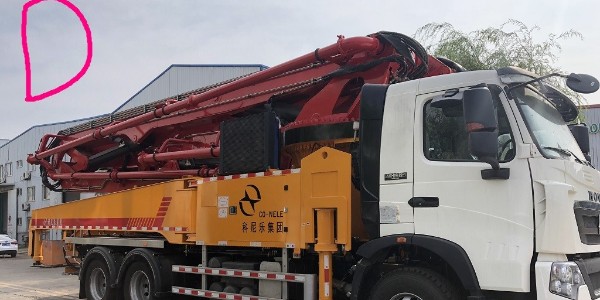 如何更省錢(qián)的買(mǎi)到小型混凝土泵車(chē)呢？